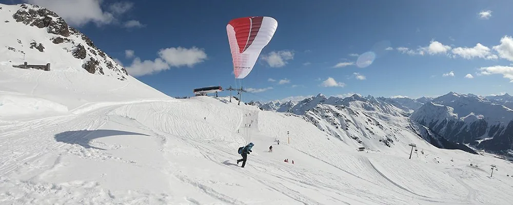 Startplatz Madrisa Schaffürggli: Gleitschirmstart auf der Madrisa oberhalb von Klosters