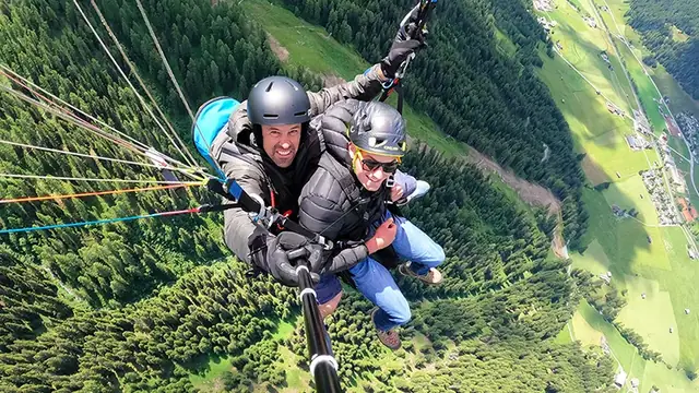 Martin Bettler, Tandempilot und Fluglehrer in Ausbildung bei Air-Davos Paragliding