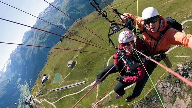 Roger Meisser, Tandempilot bei Air-Davos Paragliding