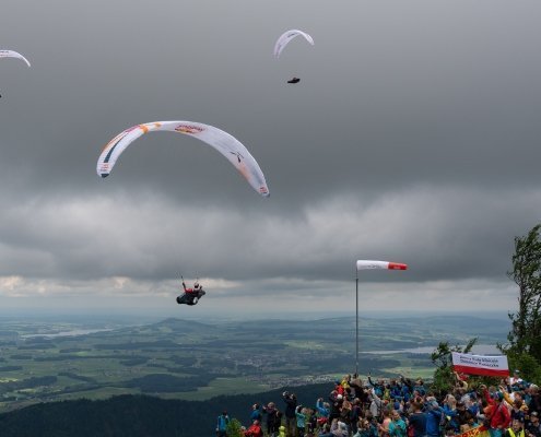 Red Bull X-Alps 2019 Schöner Aufwind am Turnpoint 1 - Salzburg Gaisberg