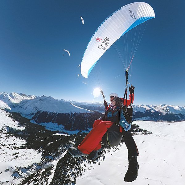 Gleitschirm Tandemfliegen Halber Tag in Davos Klosters