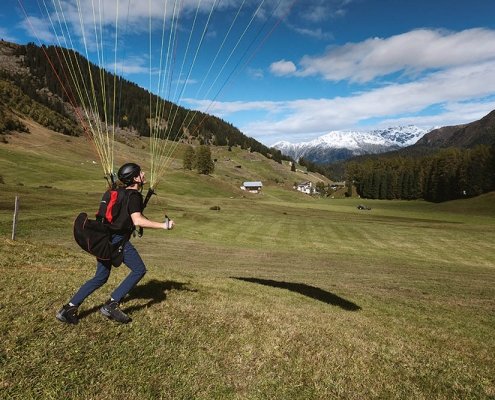 Paragliding Davos Ausbildung am Uebungshang
