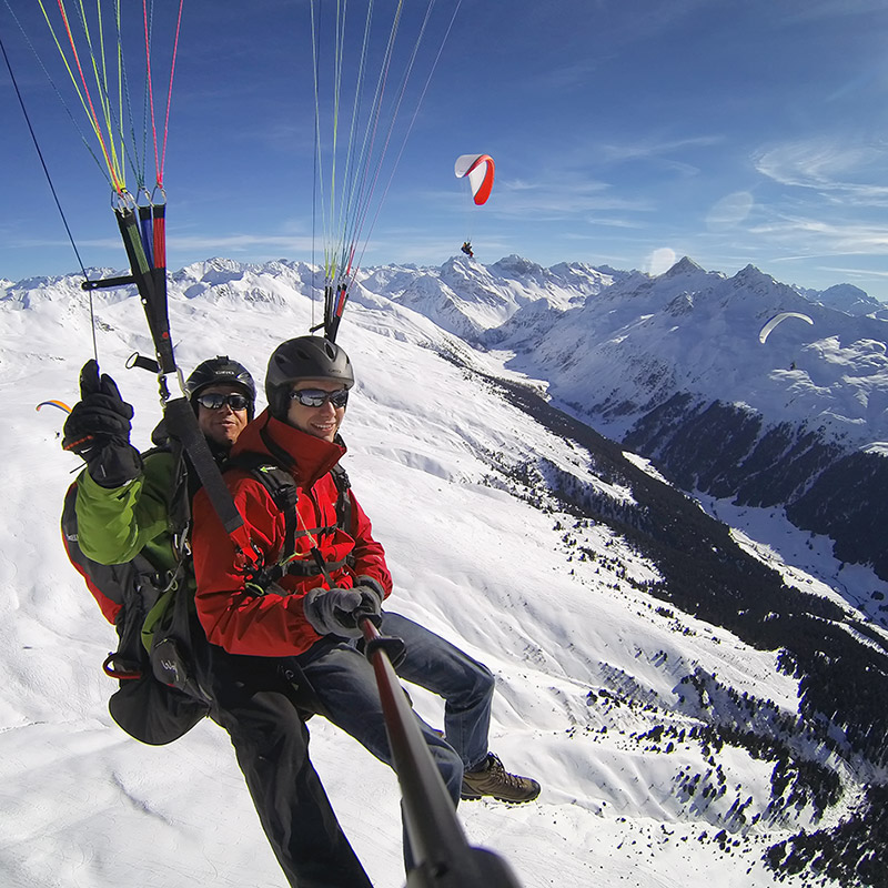 Winter Paragliding Tandemflight in Davos
